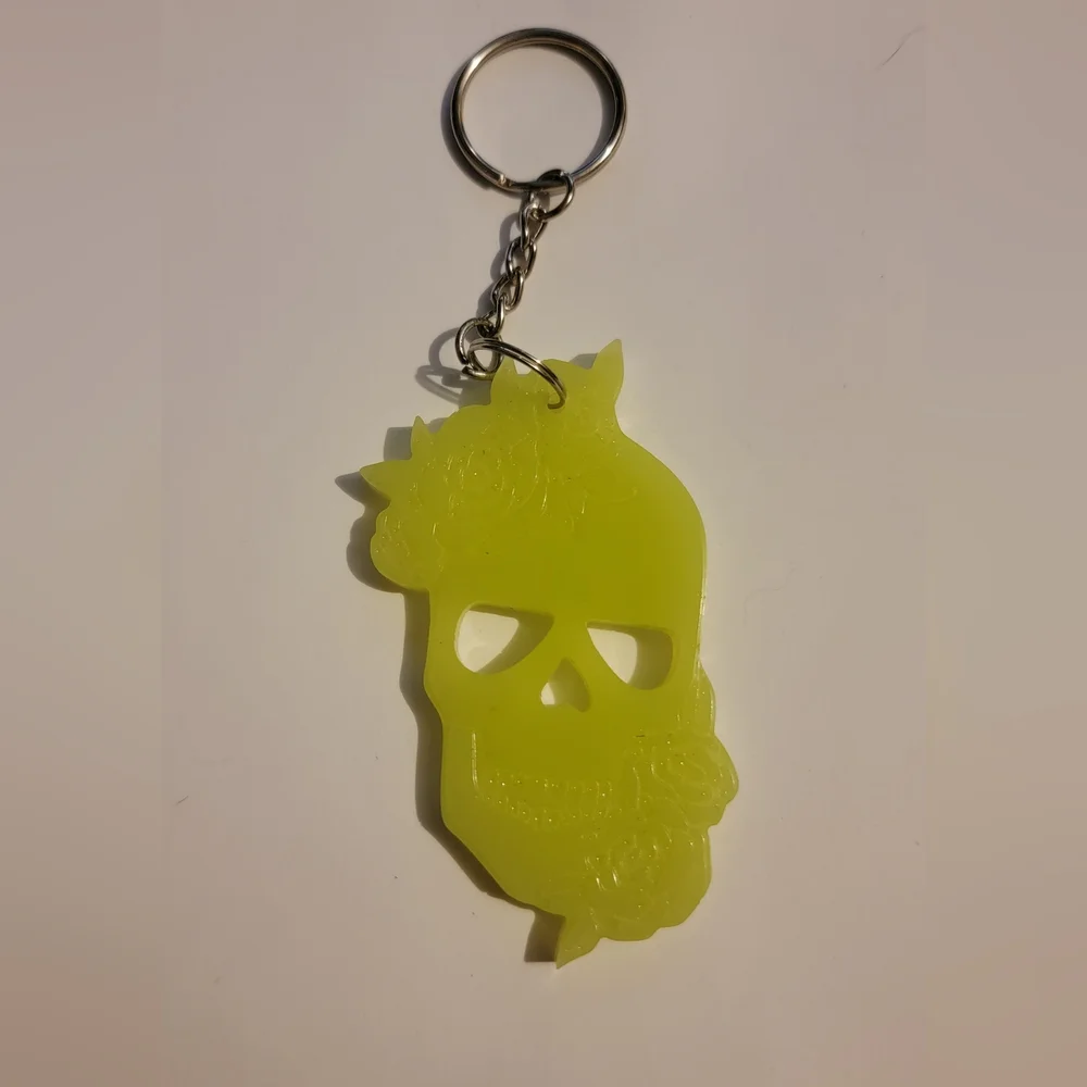 Glow In The Dark Skull Keychain
